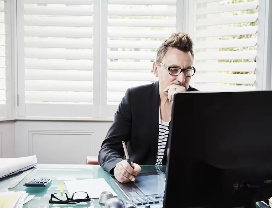 Pressific tester doing manual Visual checks that happen on top of AI visual regression testing